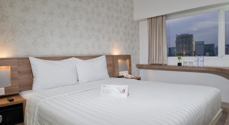 Whiz Hotel Cikini Джакарта Екстериор снимка