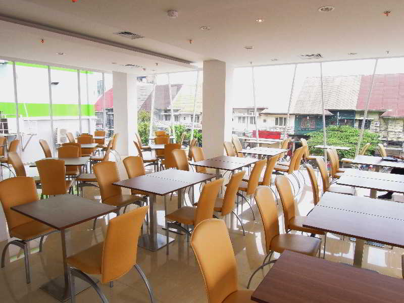 Whiz Hotel Cikini Джакарта Екстериор снимка