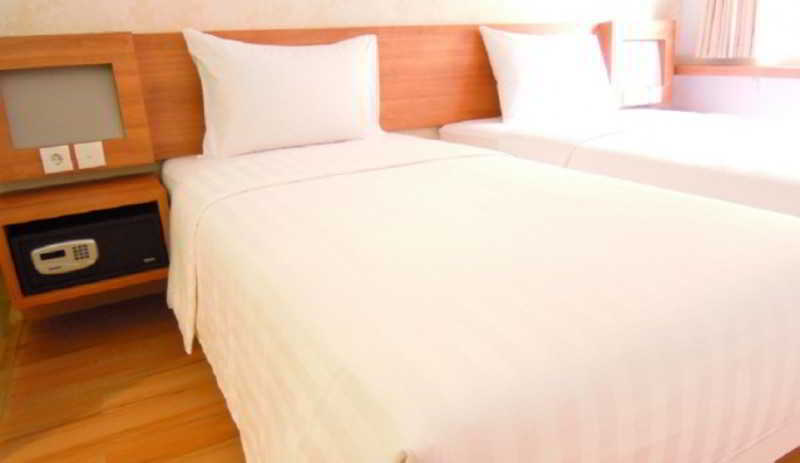 Whiz Hotel Cikini Джакарта Екстериор снимка