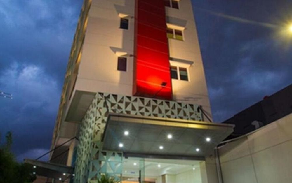 Whiz Hotel Cikini Джакарта Екстериор снимка