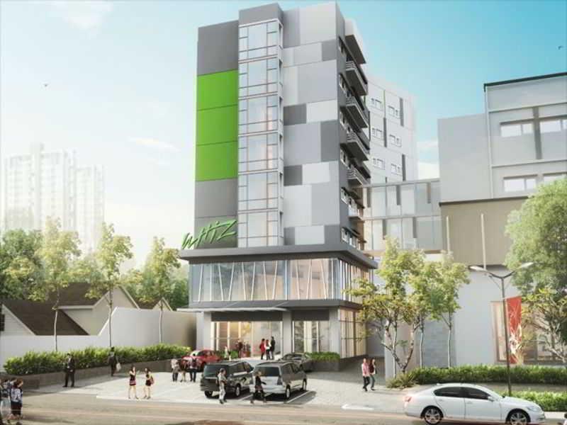 Whiz Hotel Cikini Джакарта Екстериор снимка
