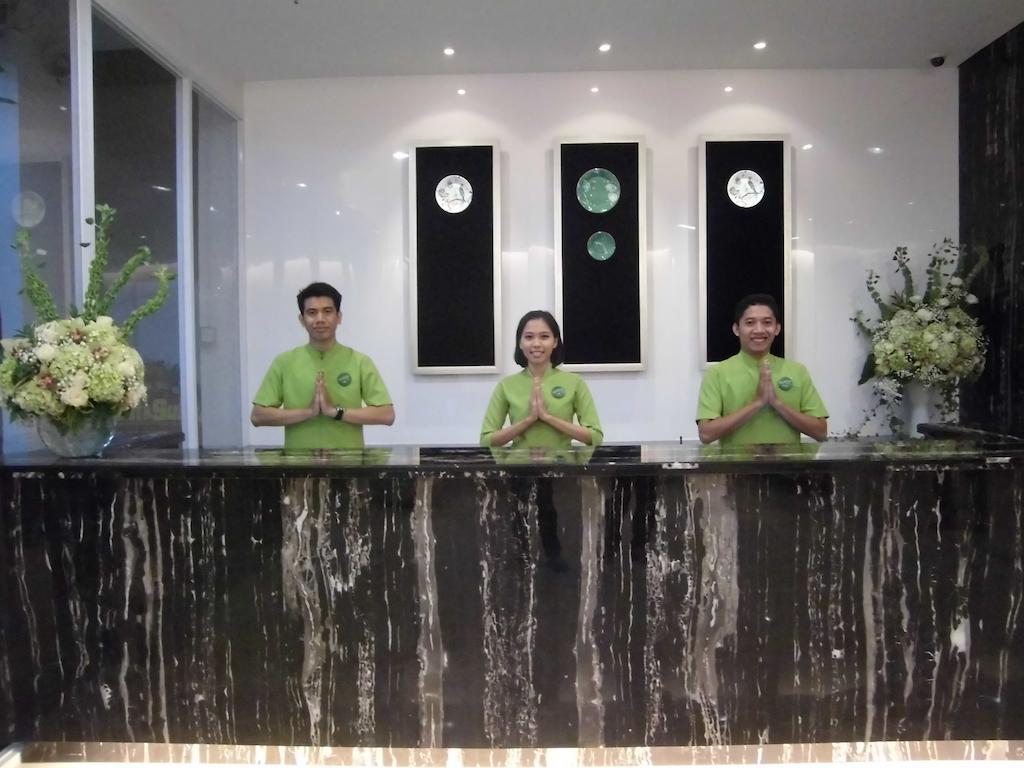 Whiz Hotel Cikini Джакарта Екстериор снимка